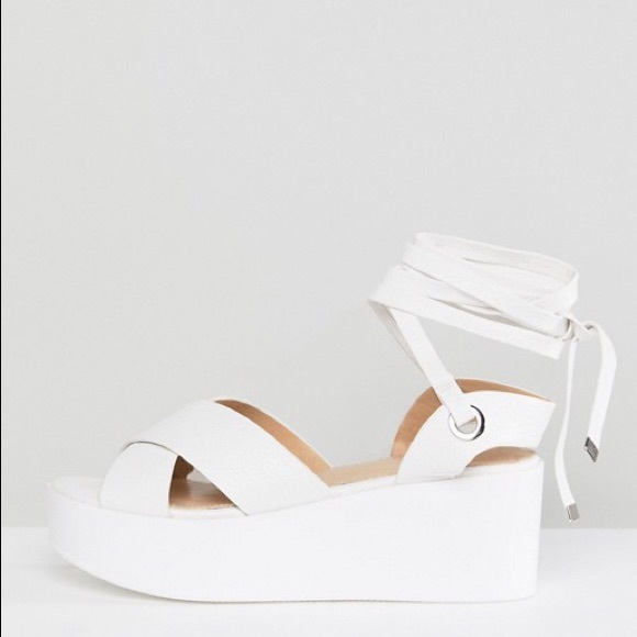 raid flatform sandals